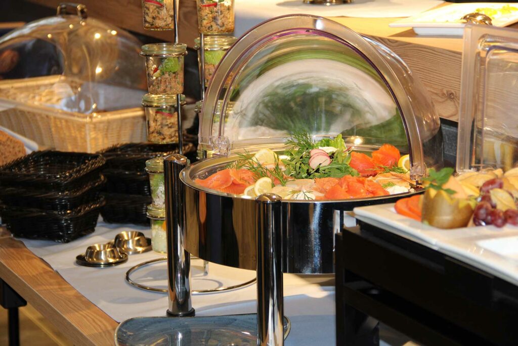 Blick auf das Frühstücksbuffet im Privat & Boutique Hotel Lenz in Fünfseen