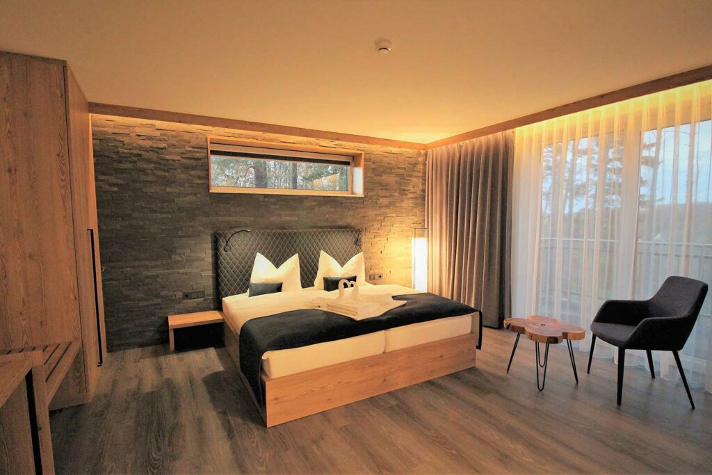 Blick in das Premium Doppelzimmer im Privat & Boutique Hotel Lenz in Fünfseen