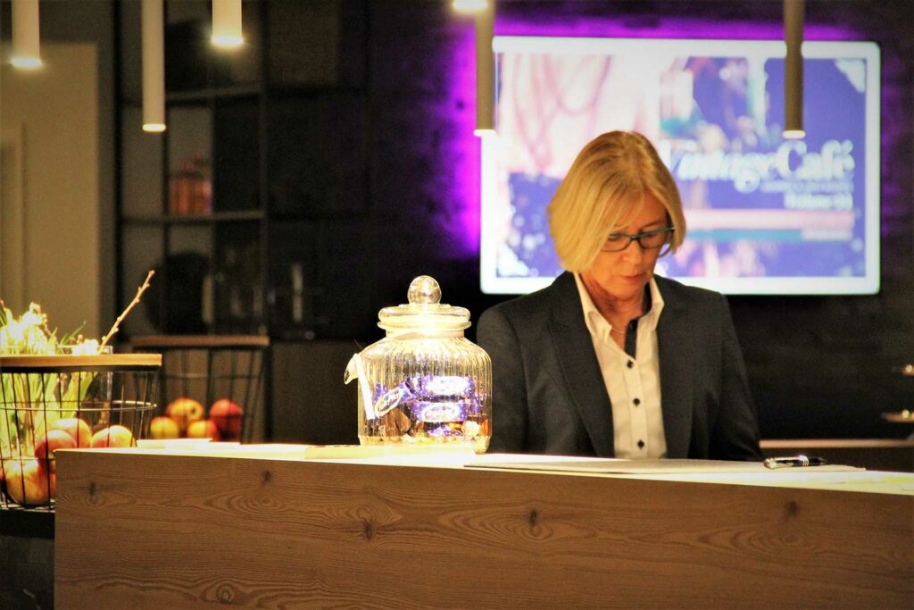 Blick an den Empfang im Privat & Boutique Hotel Lenz in Fünfseen